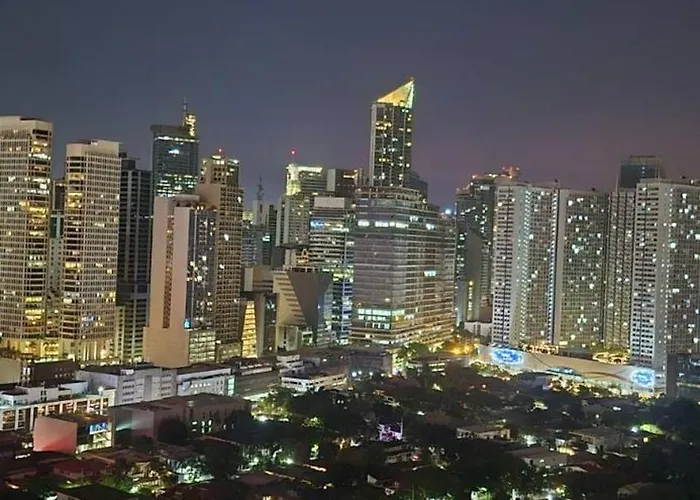 Luxurious 2br In Makati With Stunning Views
